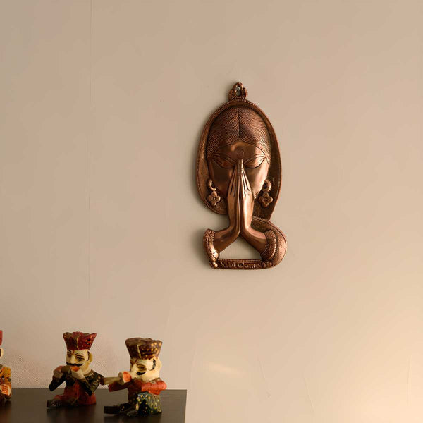Graceful Welcome Lady – Handcrafted Metal Wall Hanging