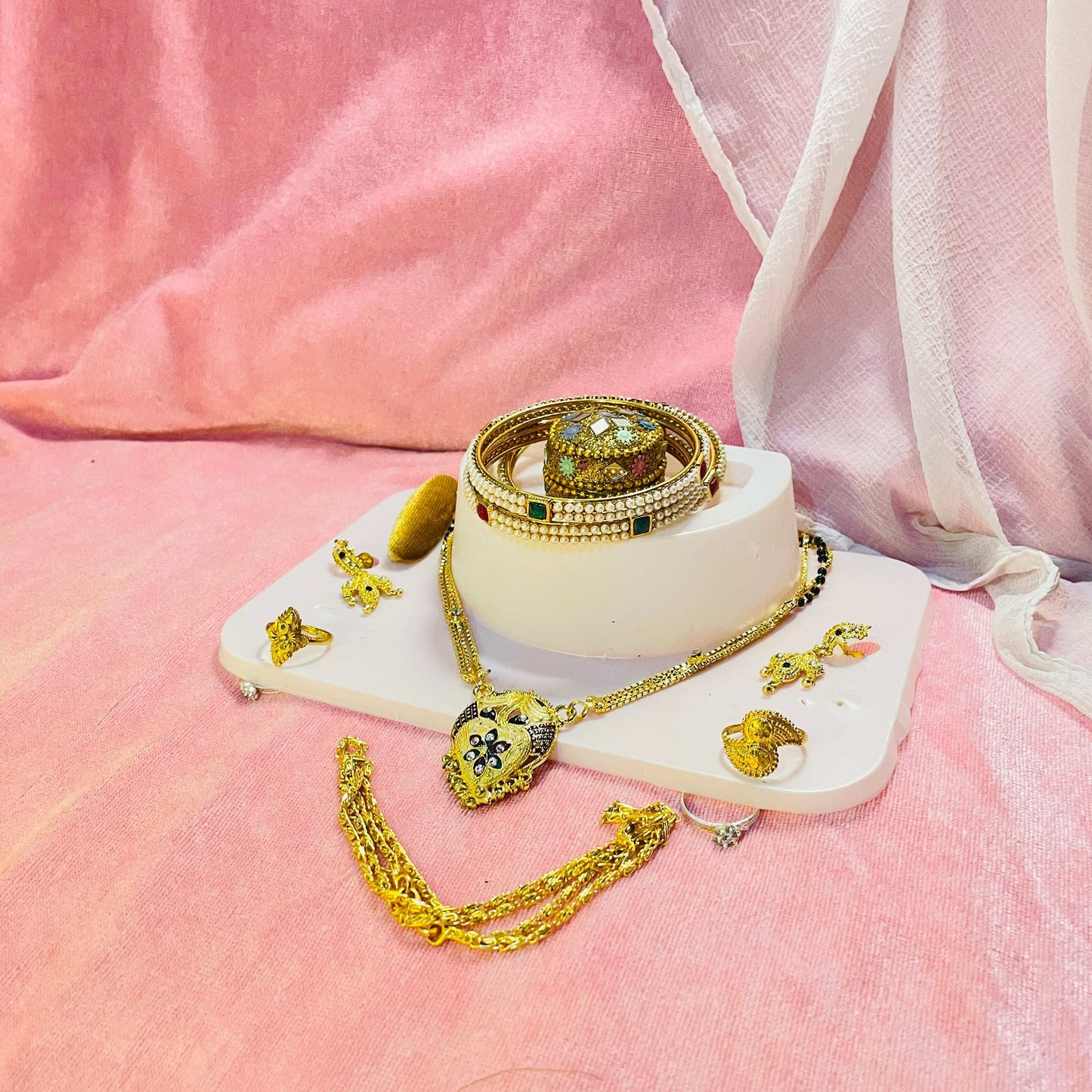 Golden Grace Edition - Elegant Ethnic Jewellery Set
