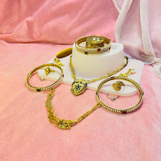 Golden Grace Edition - Elegant Ethnic Jewellery Set
